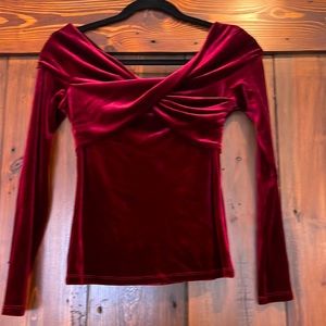 Vince camuto xxs cranberry velvet